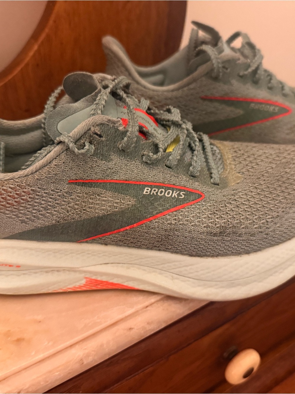 Brooks Elite Sneakers